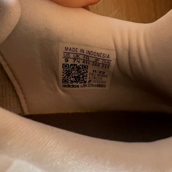 Women’s Adidas Shoes - Picture 8 of 8